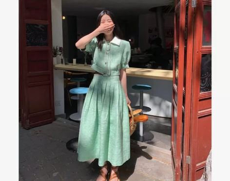 转卖区区欧阳【一眼入迷】小香风短袖外套背心...