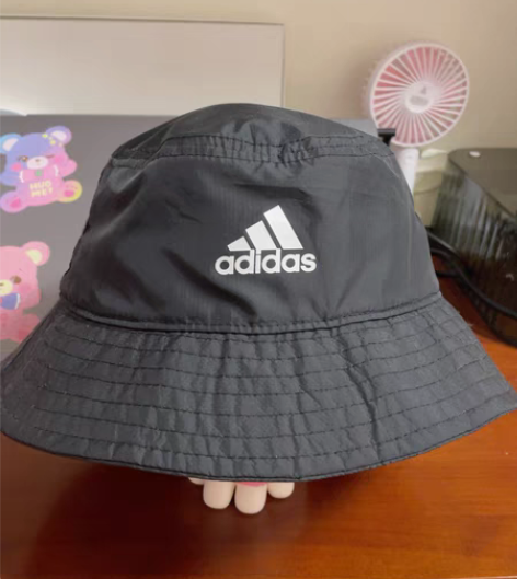 包邮Adidas阿迪达斯，渔夫帽一个，半卖...
