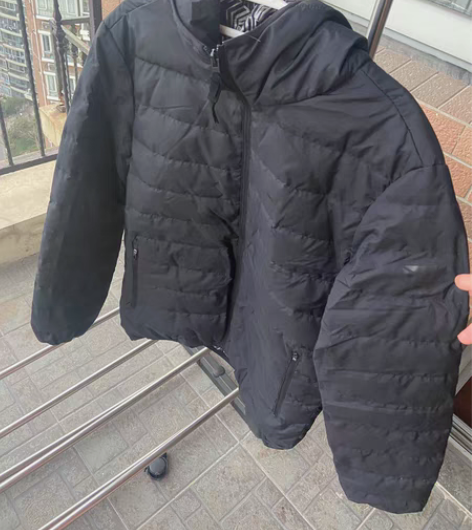 鸿星尔克羽绒服，还挺暖和的，买的时候499...