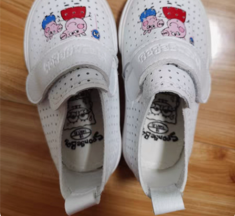 包邮全新婴儿小球鞋，19码，亲戚送的，就在...