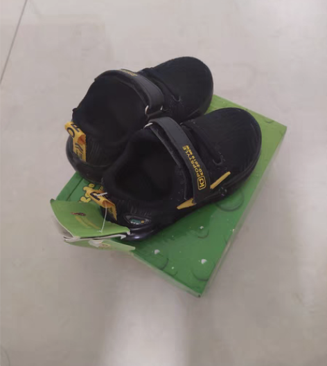 全新，带灯童鞋，内长14 感兴趣的话点“我...