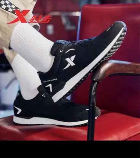 包邮全新 特步运动鞋，男款跑鞋，黑色40码...