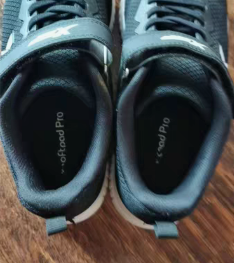 包邮特步网面透气运动鞋，男款～～穿过两三次...