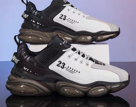 新买的特步男鞋,试穿了下,鞋子是42码我穿...