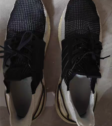 阿迪达斯奥利奥配色，44.5码，无盒，鞋垫...