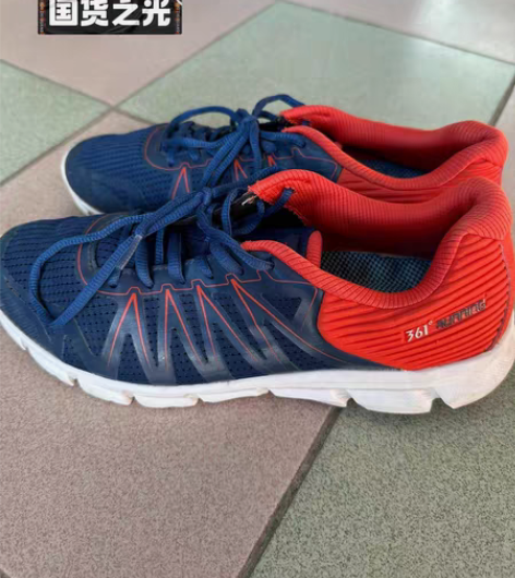 包邮骆驼，361度，两双轻便运动跑步鞋，4...