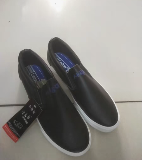 包邮秋季运动鞋，防水面回力底 感兴趣的话点...