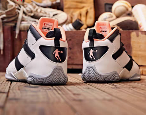 转卖【年货价】乔丹篮球鞋女2021冬季新款...