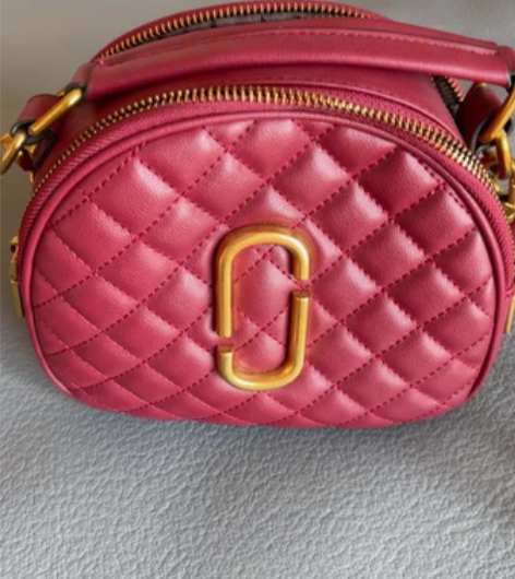 包邮纳兰杜牛皮女包，出门必备，可手提斜挎单...