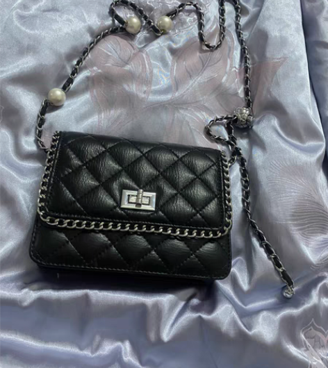 包邮韩谷儿实心小金球包包，珍珠轻微一点磨损...