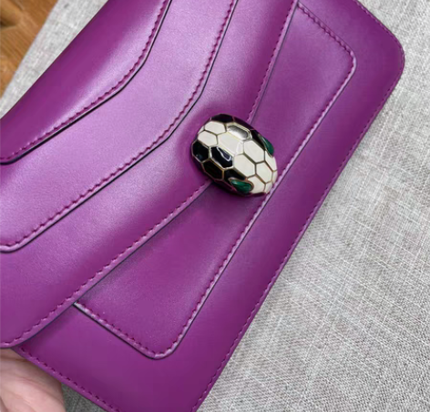 宝格丽蛇头链条包 有防尘袋子 镜子  保真...