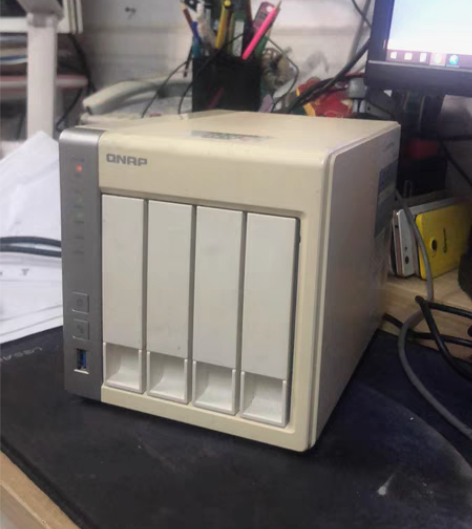 包邮4盘位 威联通 NAS / QNAP ...