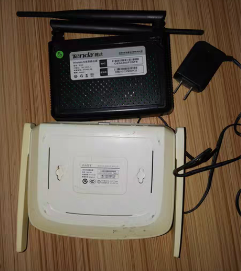 TP-LINK无线路由器 家用穿墙高速wi...