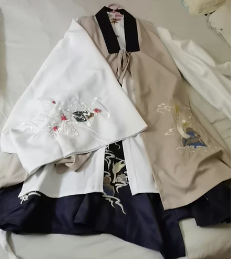包邮雨翰黎汉服原创，三件套全新，洗过一次没...