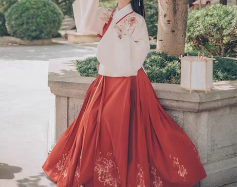 转卖汉尚华莲传统汉服女装芙蓉月刺绣袄裙春秋...