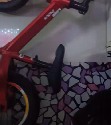 儿童闲置平衡车，无脚踏，车子有点重量，比较...