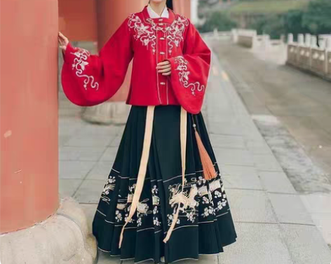 包邮汉尚华莲传统汉服太虚女装日常毛呢加厚方...