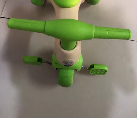 包邮贝恩施儿童平衡三轮车，没有在室外骑过。...