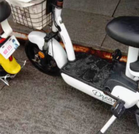 爱玛国标车48/12安铅酸电池，可以行驶1...