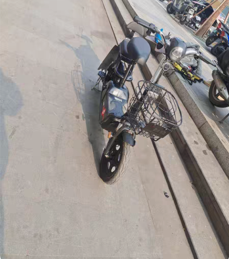 7，8成新！台铃小电动车！刚换的新电瓶！车...