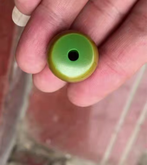 包邮藏传绿色带金皮塞璐璐、老蜜胺、年份到位...