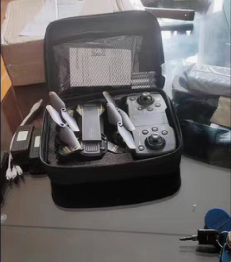 包邮朋友送的  大疆级智能避障无人机，质量...