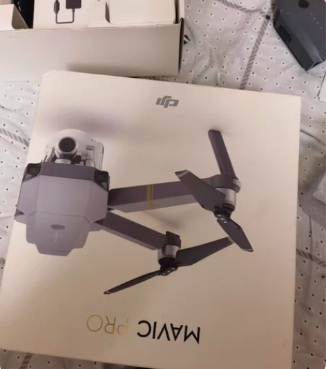 无人机 闲置 玩了几次 就吃灰尘去了 感兴...