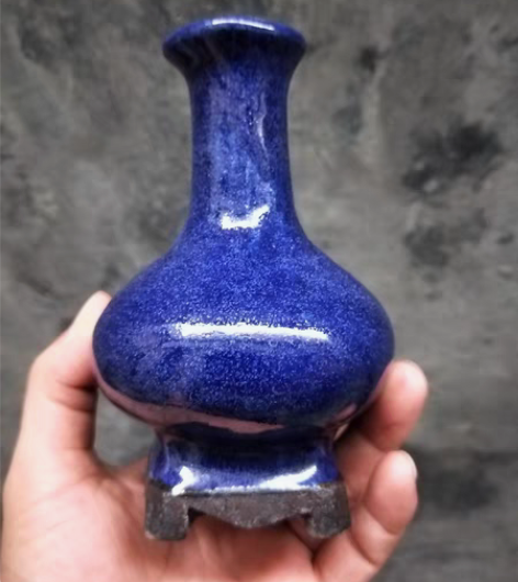 晚清带托座玉壶春瓶，高14cm左右，规整全...