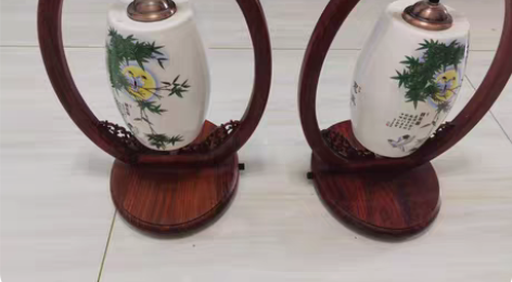 红木材质一对灯，闲置物品，不退不换 仅限天...