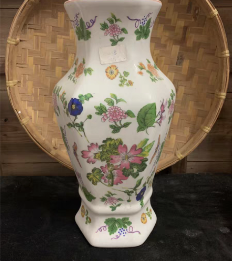 包邮八十年代贴花花瓶，端正平稳，完美品相。...