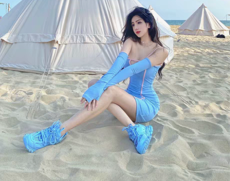 转卖连衣裙 感兴趣的话点“我想要”和我私聊...