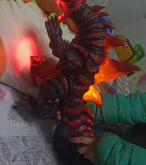 走路路过不要错过，玩具哥斯拉怪兽，命名骷颅...