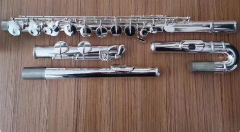 包邮中音长笛 全新 感兴趣的话给我留言吧...