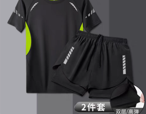 转卖泳衣，全新，送鞋 本人176，140斤...