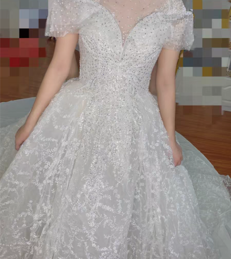 全新婚纱！135斤以内可穿。 感兴趣的话点...