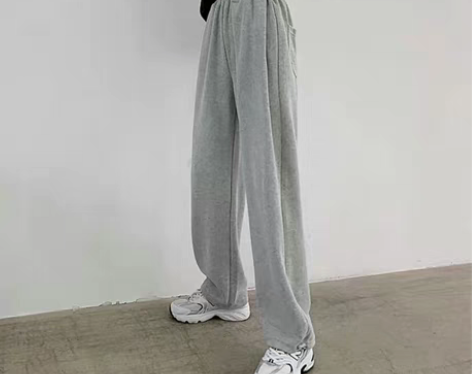 转卖灰色运动裤女宽松束脚裤子春秋白色显瘦小...