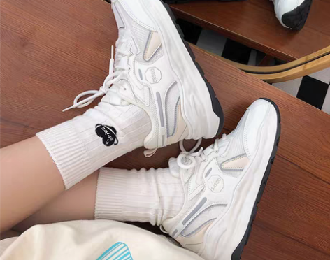 转卖树上有个桃小白鞋女2022新款秋季运动...