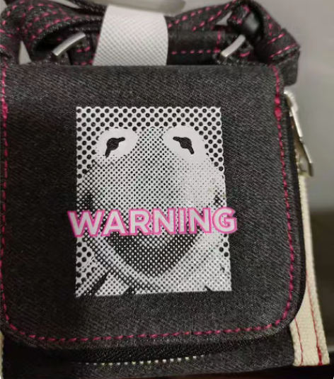 出李宁金牌礼 小包 斜挎包 感兴趣的话点“...