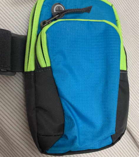 包邮跑步包 臂包95新 感兴趣的话点“我想...