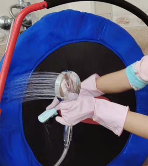 小泰克蹦床。很安全，八个月到4岁适用。 图...