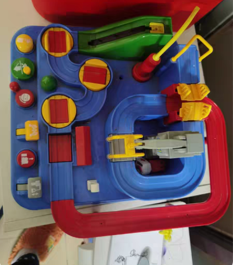 玩具汽车大闯关 新旧如图自己看吧 孩子的玩...