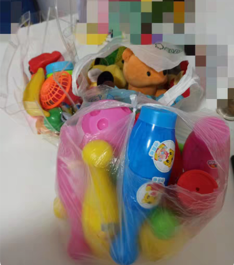 宝宝保龄球玩具10元，送过家家厨房玩具及玩...