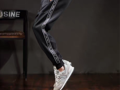 转卖【双11狂欢价】唐狮2018秋新款加绒...