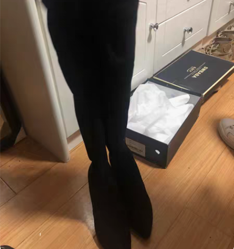 靴子 全新 不适合自己。 感兴趣的话给我留...