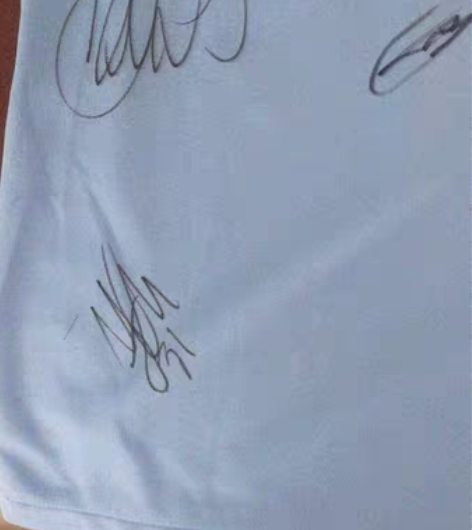 包邮曼城18/19赛季全队签名球衣！今年再...