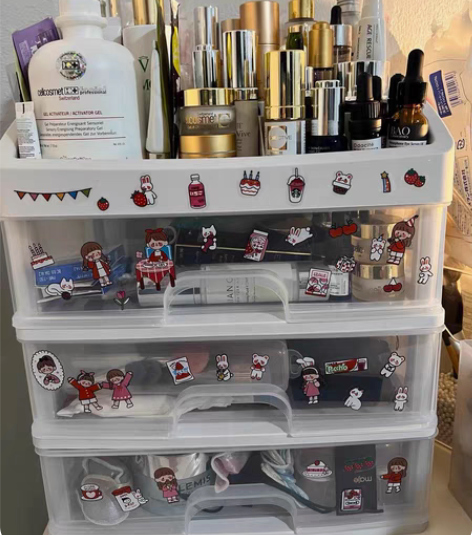 桌面化妆品收纳盒四层的，款式如下图，全新的...