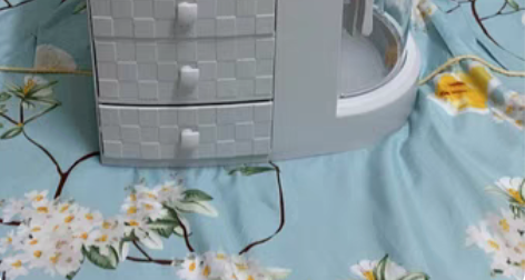 化妆品收纳柜，9成新，低价出，很实用。 感...