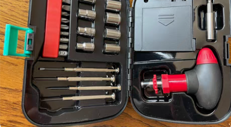 多功能工具箱全新未使用包装盒都在。螺丝刀内...