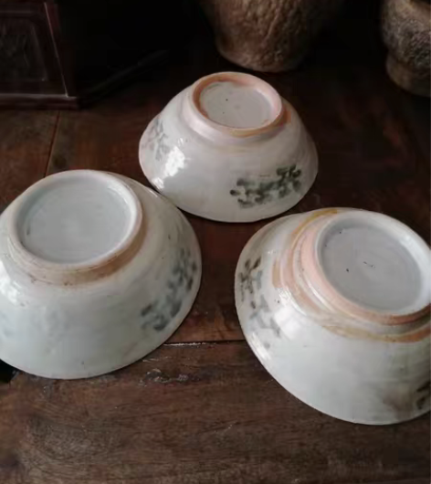 青花碗 明代青花釉里红碗，三个包浆厚道发色...