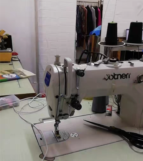 修改各种衣服长短大小各种服装定制 感兴趣的...